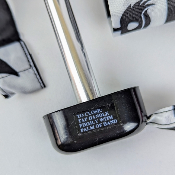 ShedRain Mini Manual Fold Umbrella Cats Dogs Print Lightweight Black White NWT - Picture 7 of 12